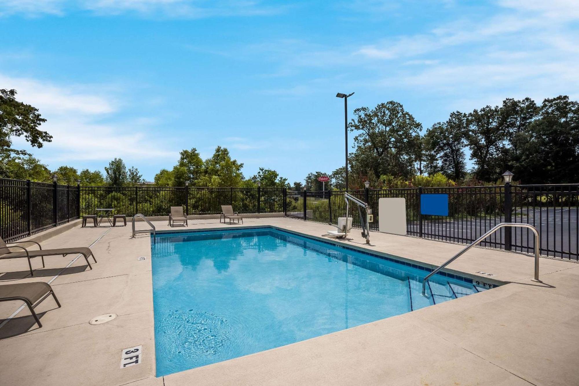 Comfort Inn & Suites Midway - Tallahassee West Extérieur photo
