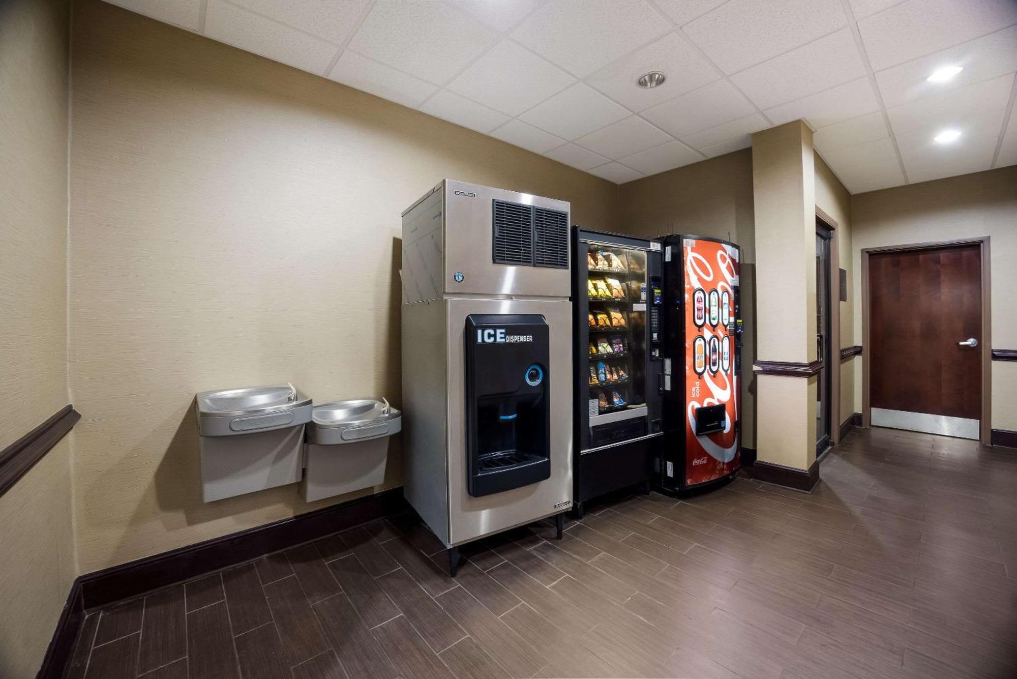 Comfort Inn & Suites Midway - Tallahassee West Extérieur photo